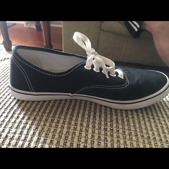 Vans - Picture 2 of 4